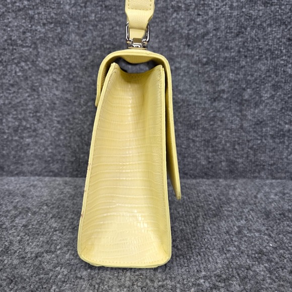 Betsey Johnson XOMandy‎ Top handle Bag Purse Y2k Style Butter Yellow - Picture 10 of 13